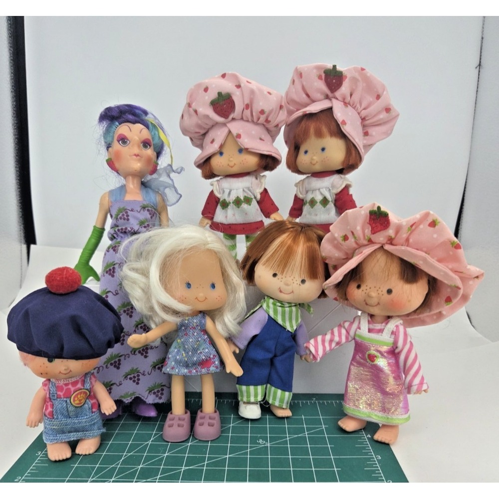 Strawberry Shortcake Sour Grapes Angel Cake Huckleberry Pie 7 Dolls Lot Vtg 1982
